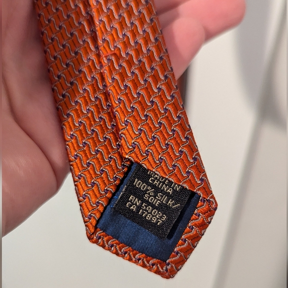 Banana Republic Mens Silk Neck Tie Geometric Copper Rust Orange Indigo Like New! - Picture 3 of 7